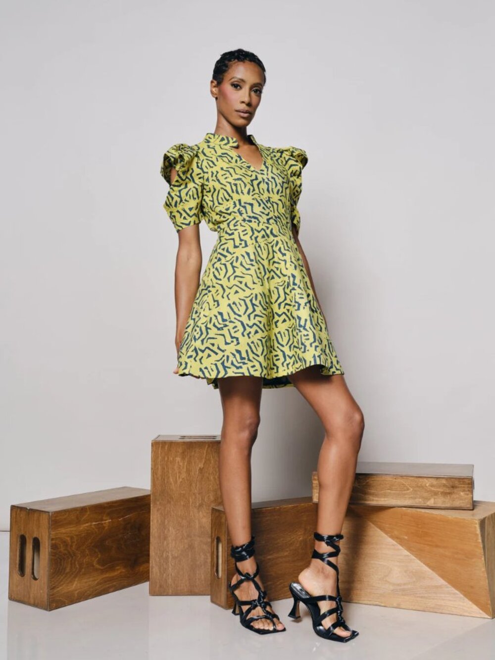 KAHINDO Mali Mini Dress Cotton Hand dyed Adire Print Puff Sleeves Cutout Summer - Picture 10 of 16